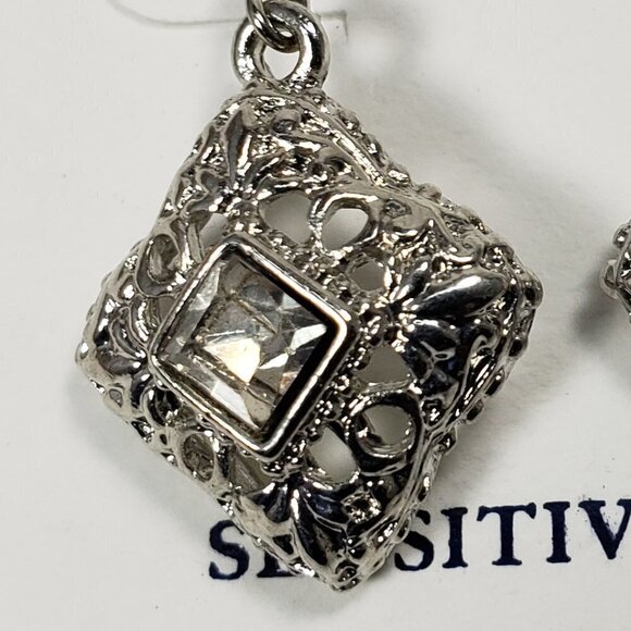 Croft & Barrow Silver tone Filigree Square Shape Crystal Earrings 2/$30 Jewelry - Picture 4 of 8